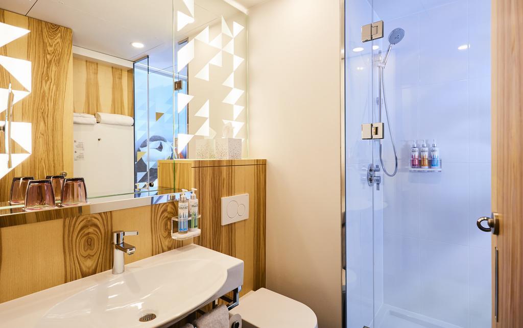Alt Hotel Calgary East Village Экстерьер фото