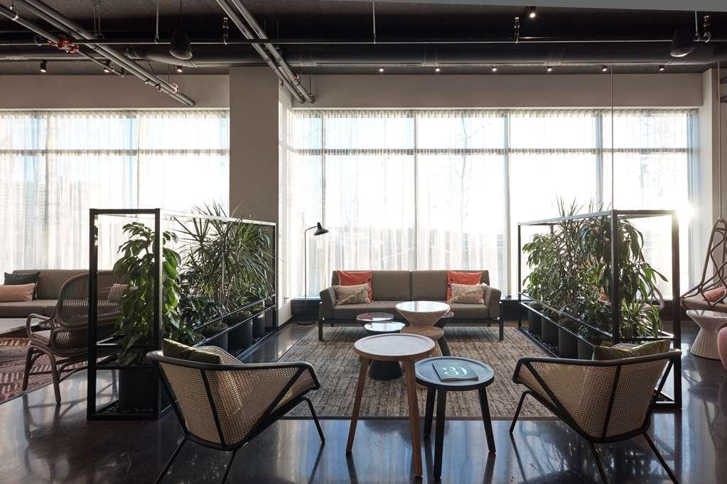 Alt Hotel Calgary East Village Интерьер фото