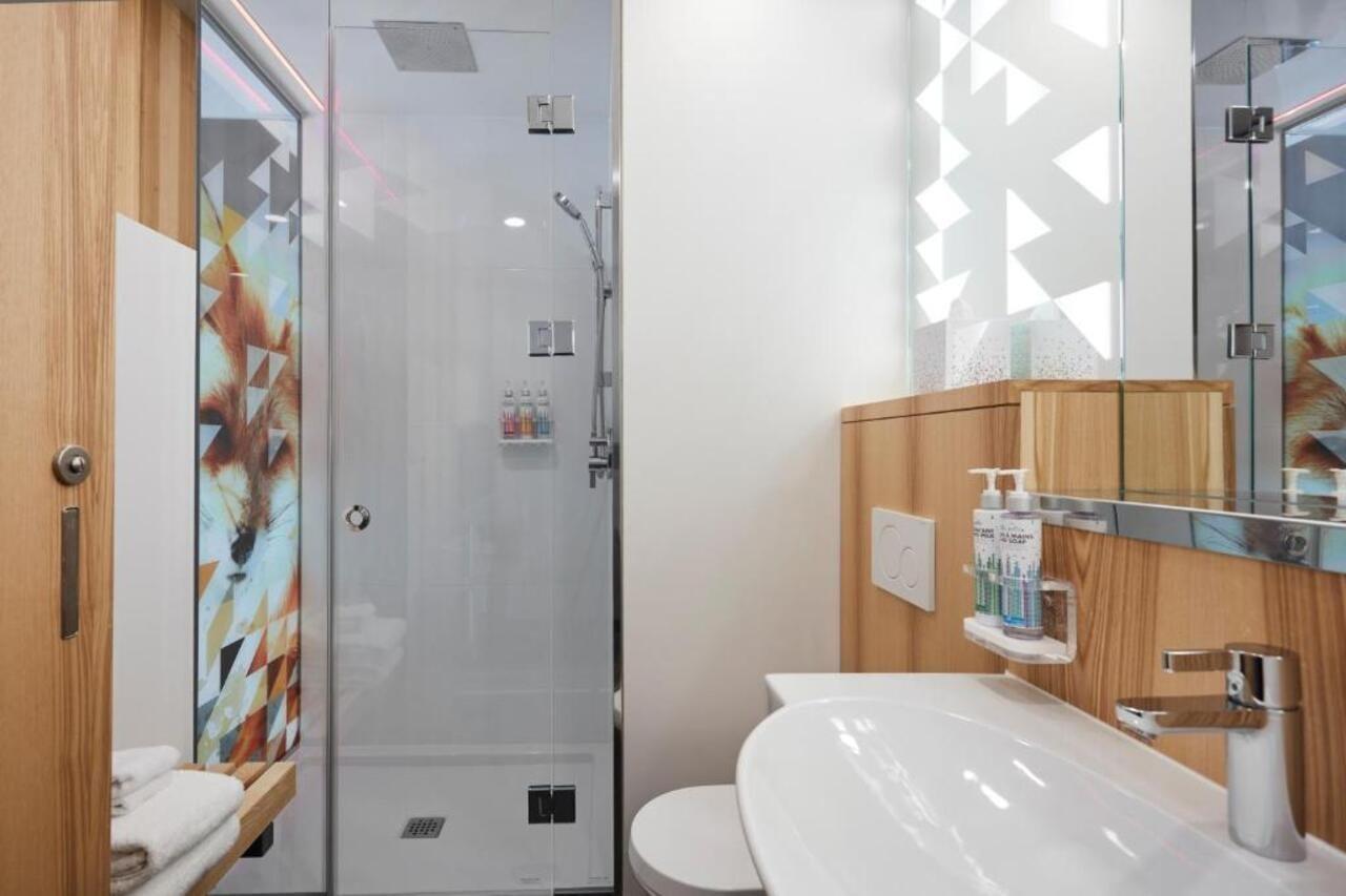 Alt Hotel Calgary East Village Экстерьер фото