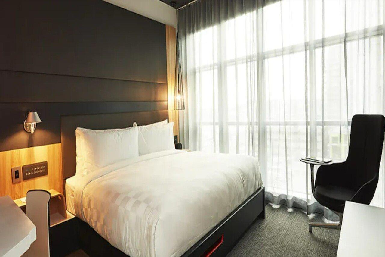 Alt Hotel Calgary East Village Экстерьер фото