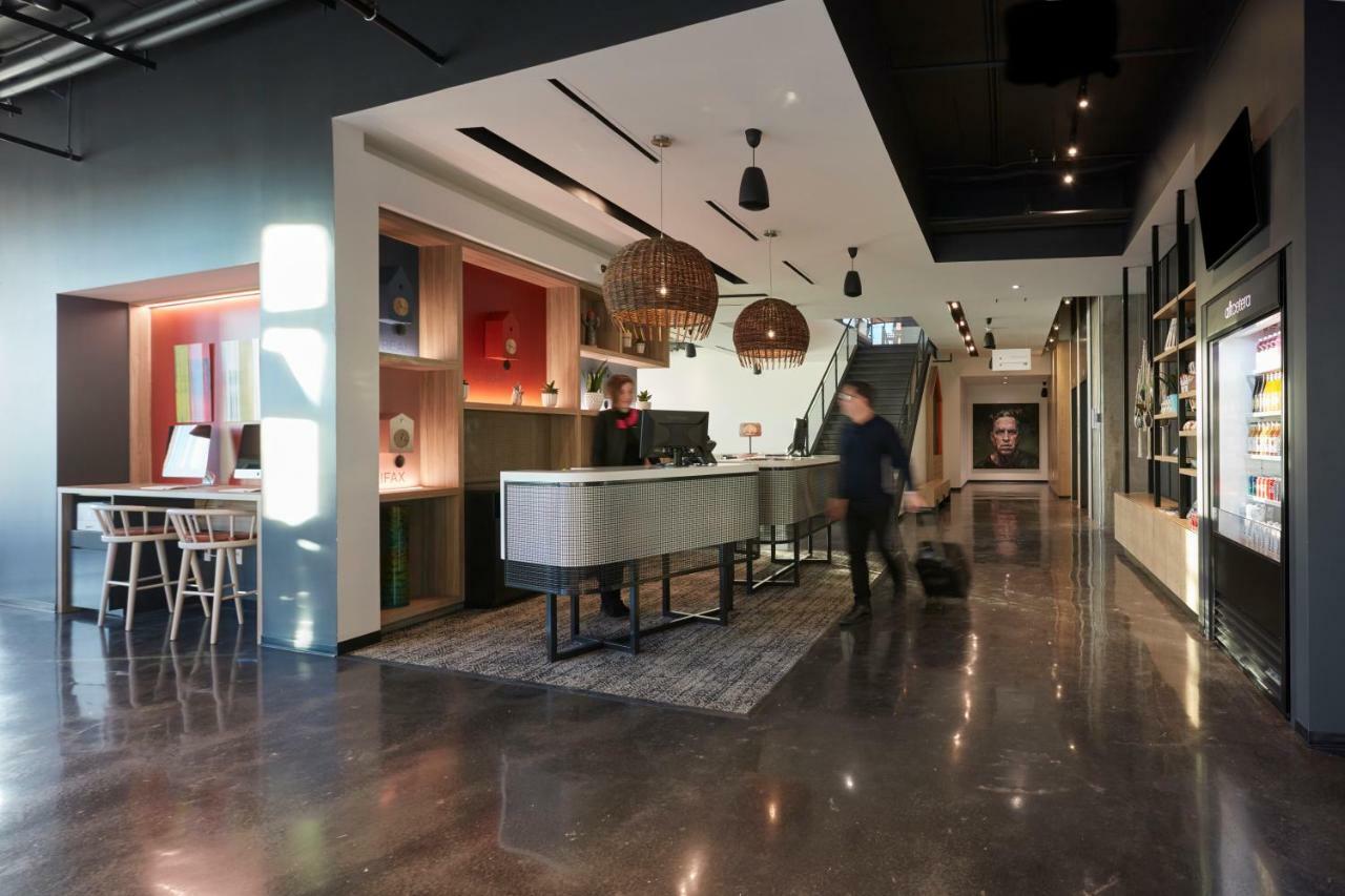 Alt Hotel Calgary East Village Экстерьер фото