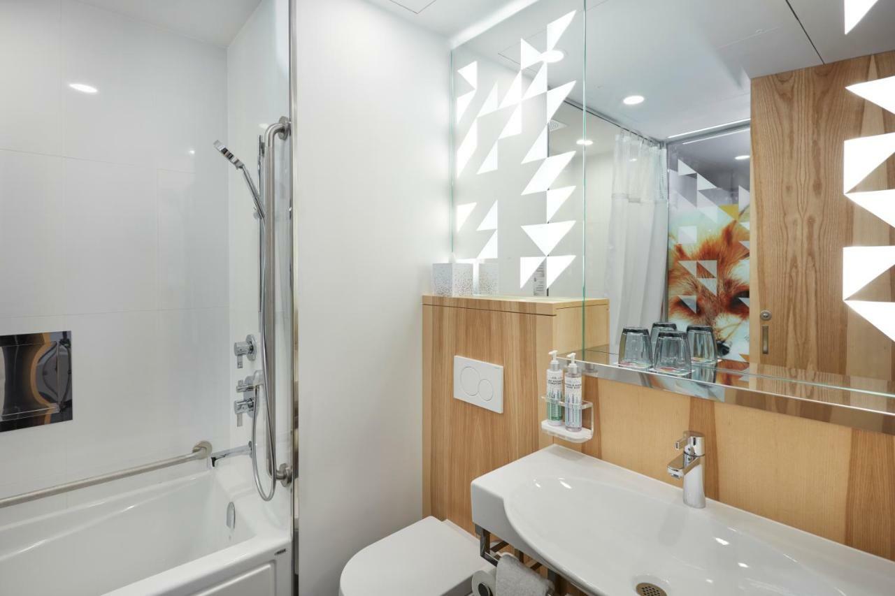 Alt Hotel Calgary East Village Экстерьер фото