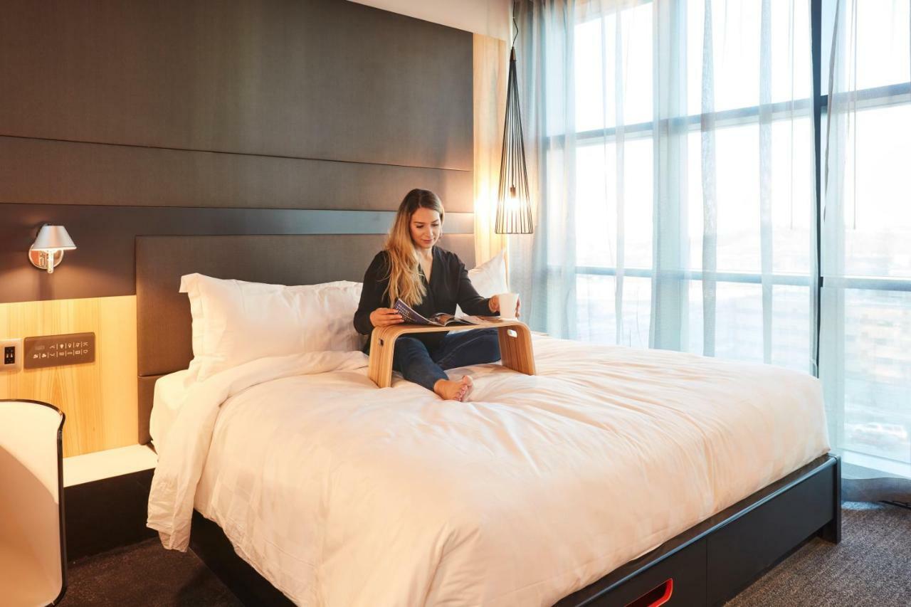 Alt Hotel Calgary East Village Экстерьер фото